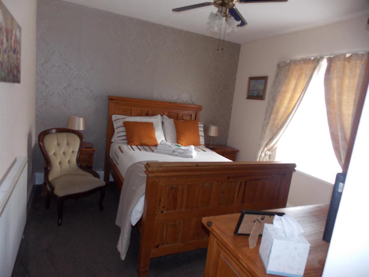 Ivy Bank Guest House 滕比 外观 照片