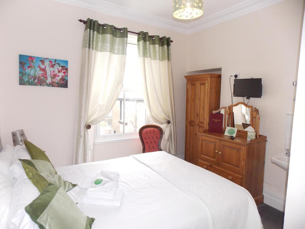 Ivy Bank Guest House 滕比 外观 照片