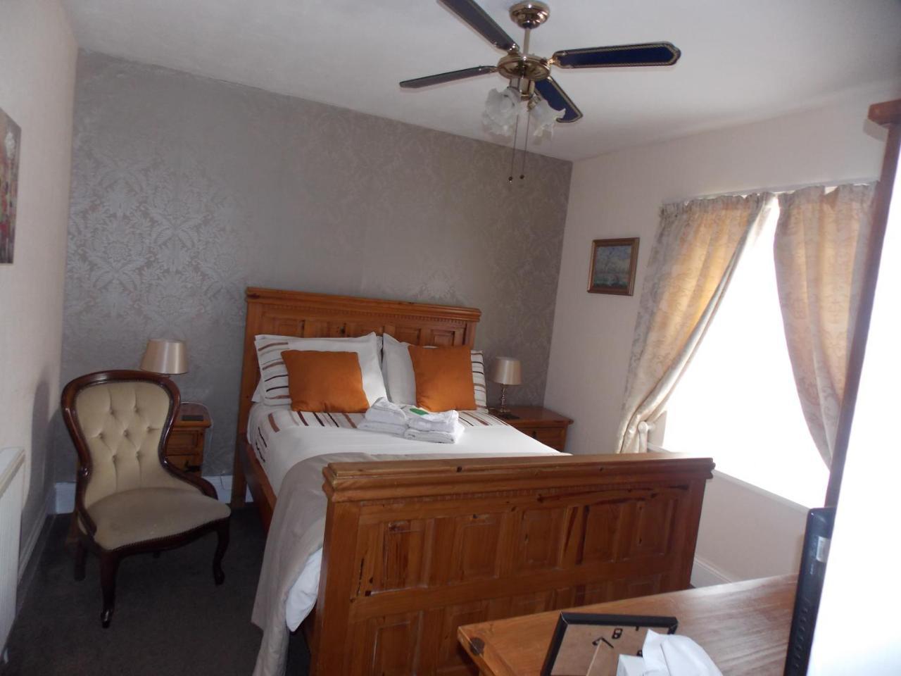 Ivy Bank Guest House 滕比 外观 照片