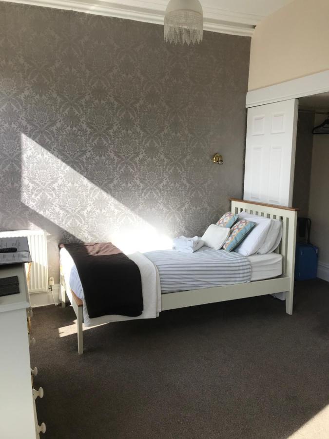 Ivy Bank Guest House 滕比 外观 照片