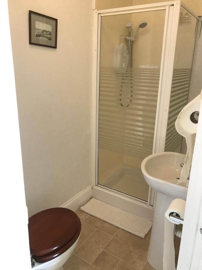 Ivy Bank Guest House 滕比 外观 照片