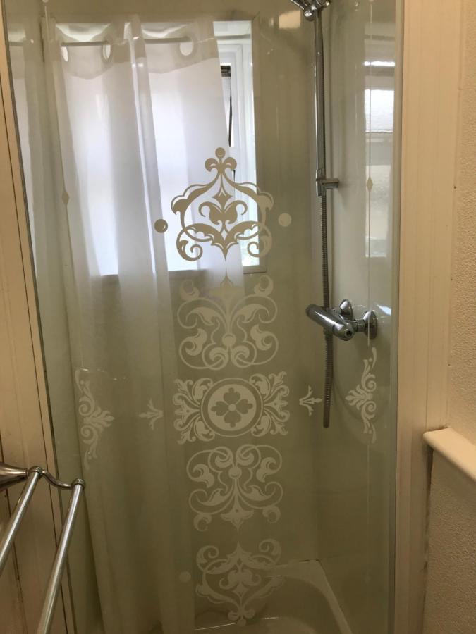 Ivy Bank Guest House 滕比 外观 照片