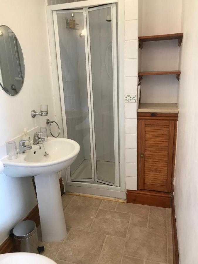 Ivy Bank Guest House 滕比 外观 照片