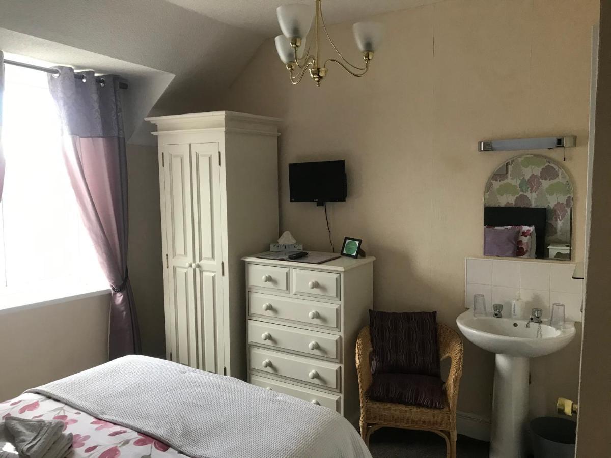 Ivy Bank Guest House 滕比 外观 照片
